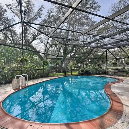 Spacious Freeport Home Private Pool And Lake Access